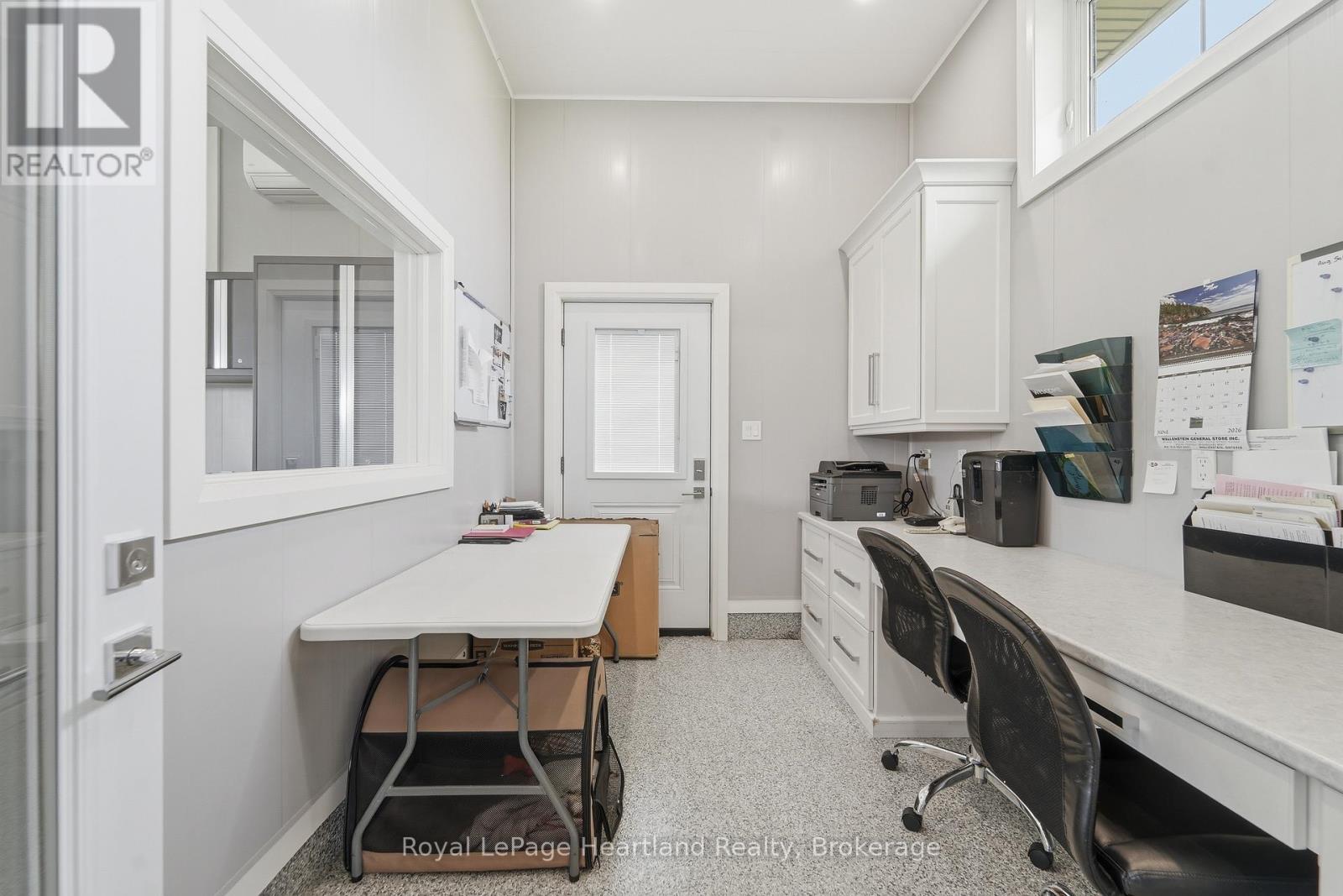 5434 7th Line Property Photo 40