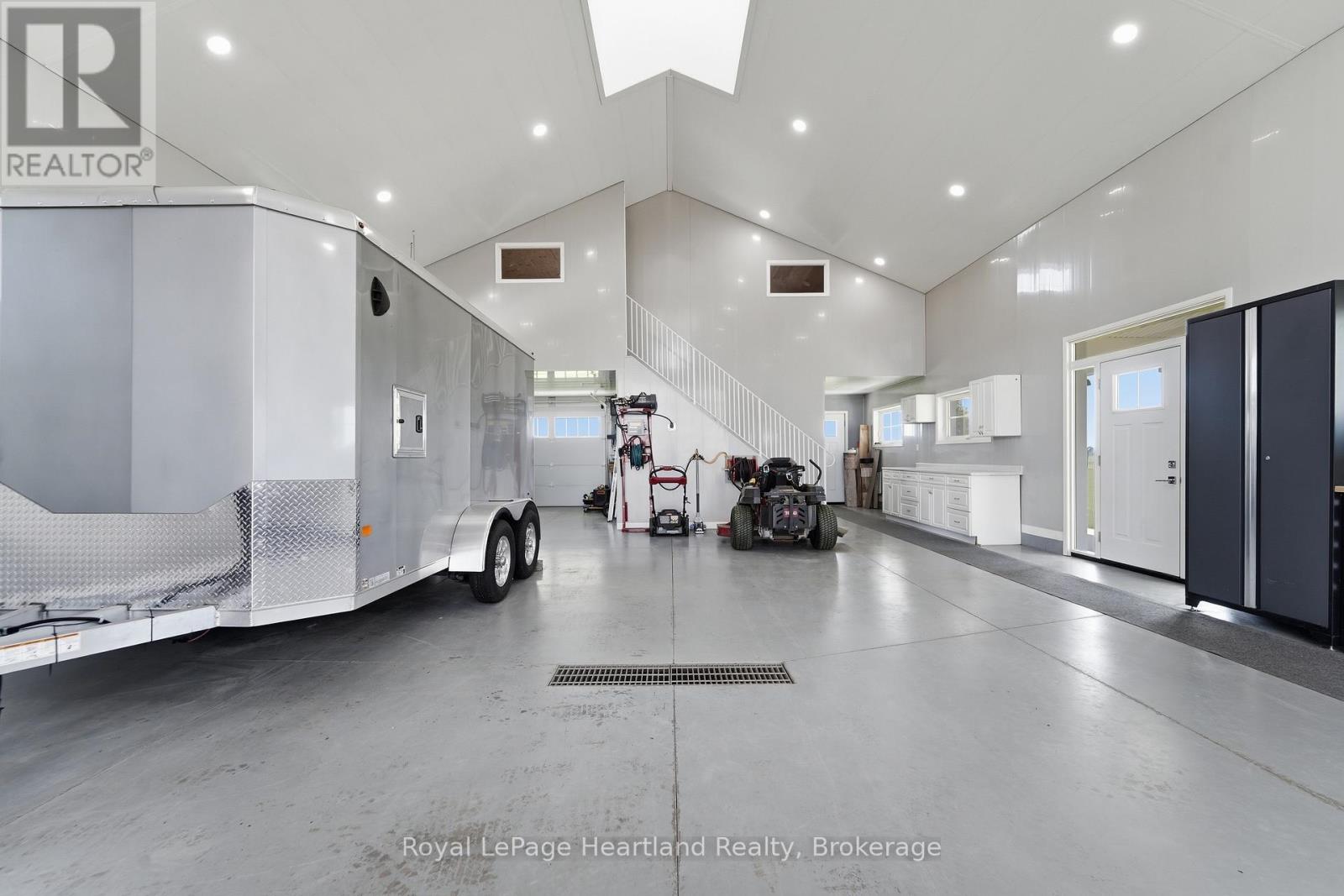 5434 7th Line Property Photo 45