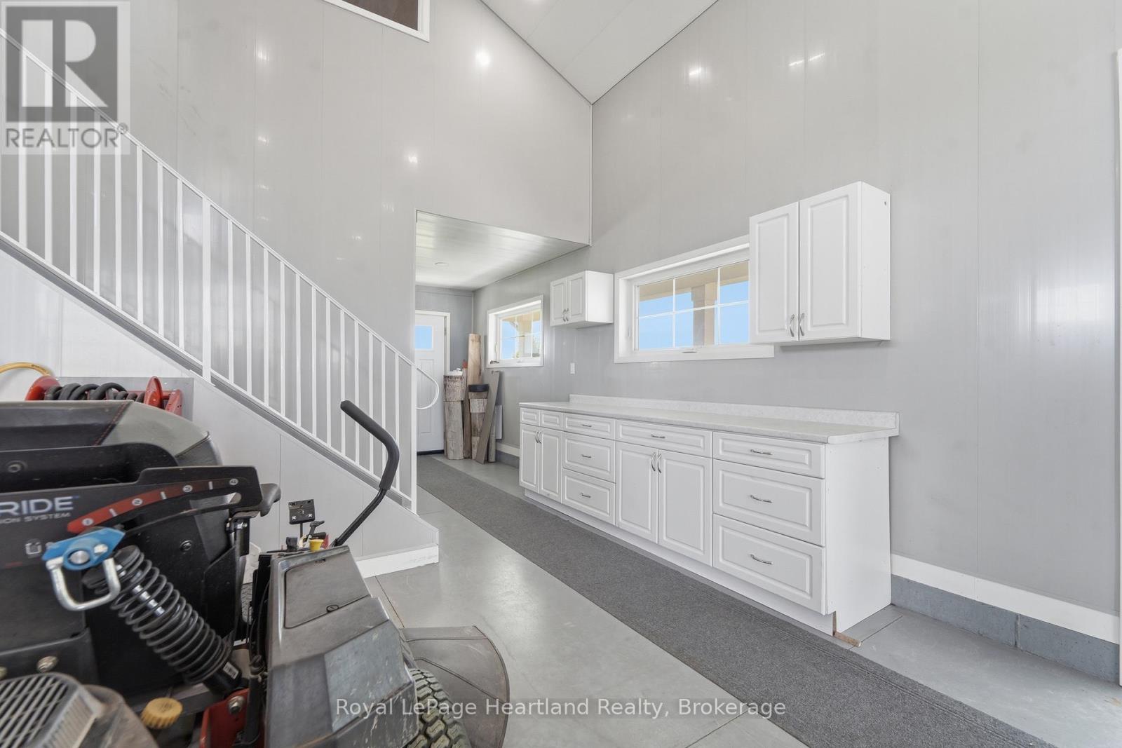 5434 7th Line Property Photo 46