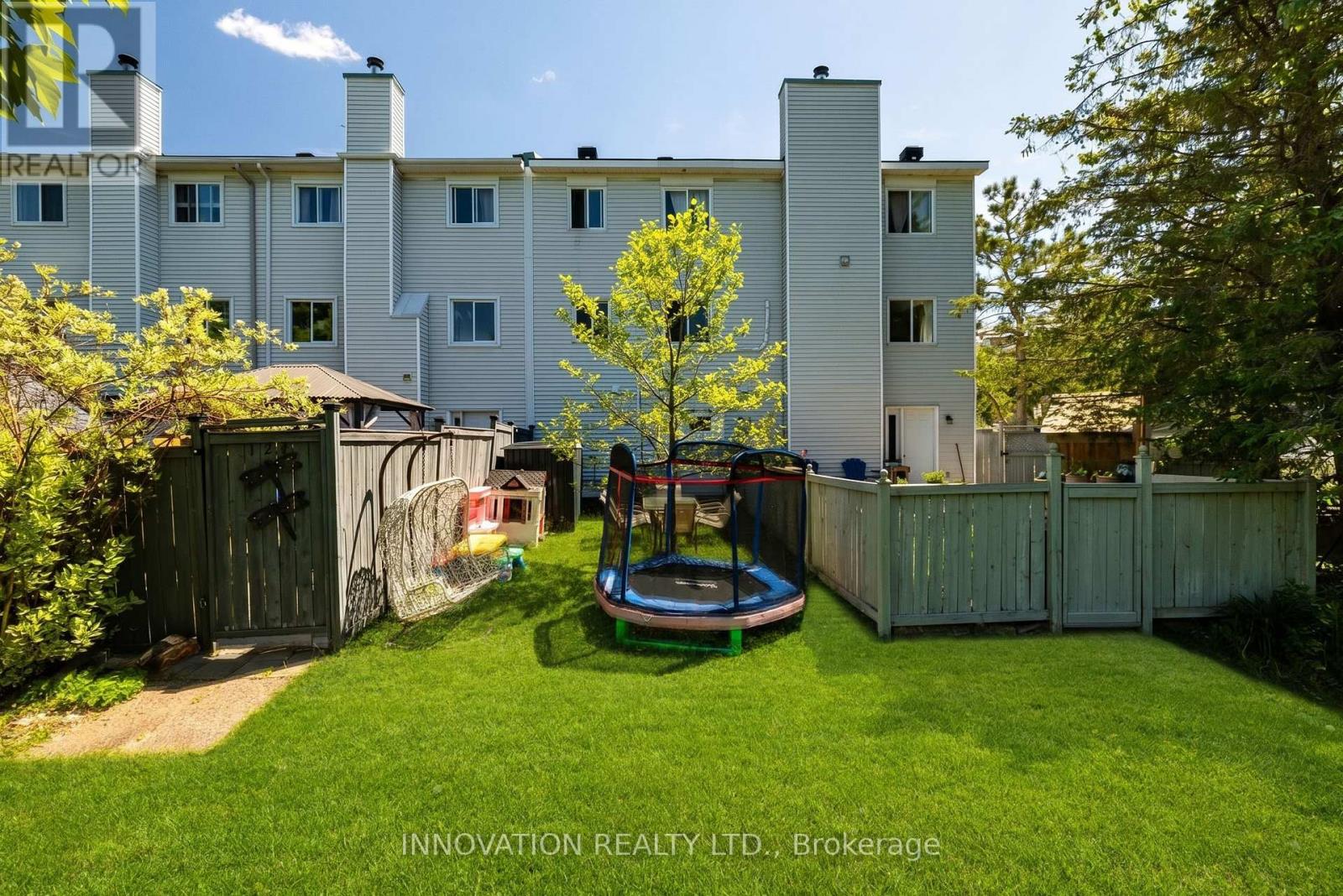 58 - 122 Castlegreen Private Property Photo 12