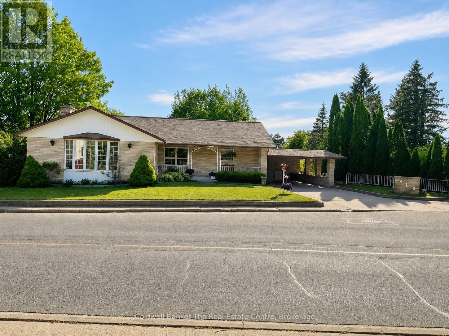 815 MUSKOKA ROAD N