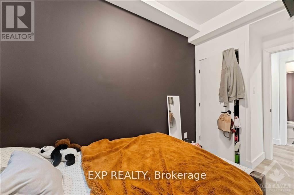 227 Blackburn Avenue Property Photo 12