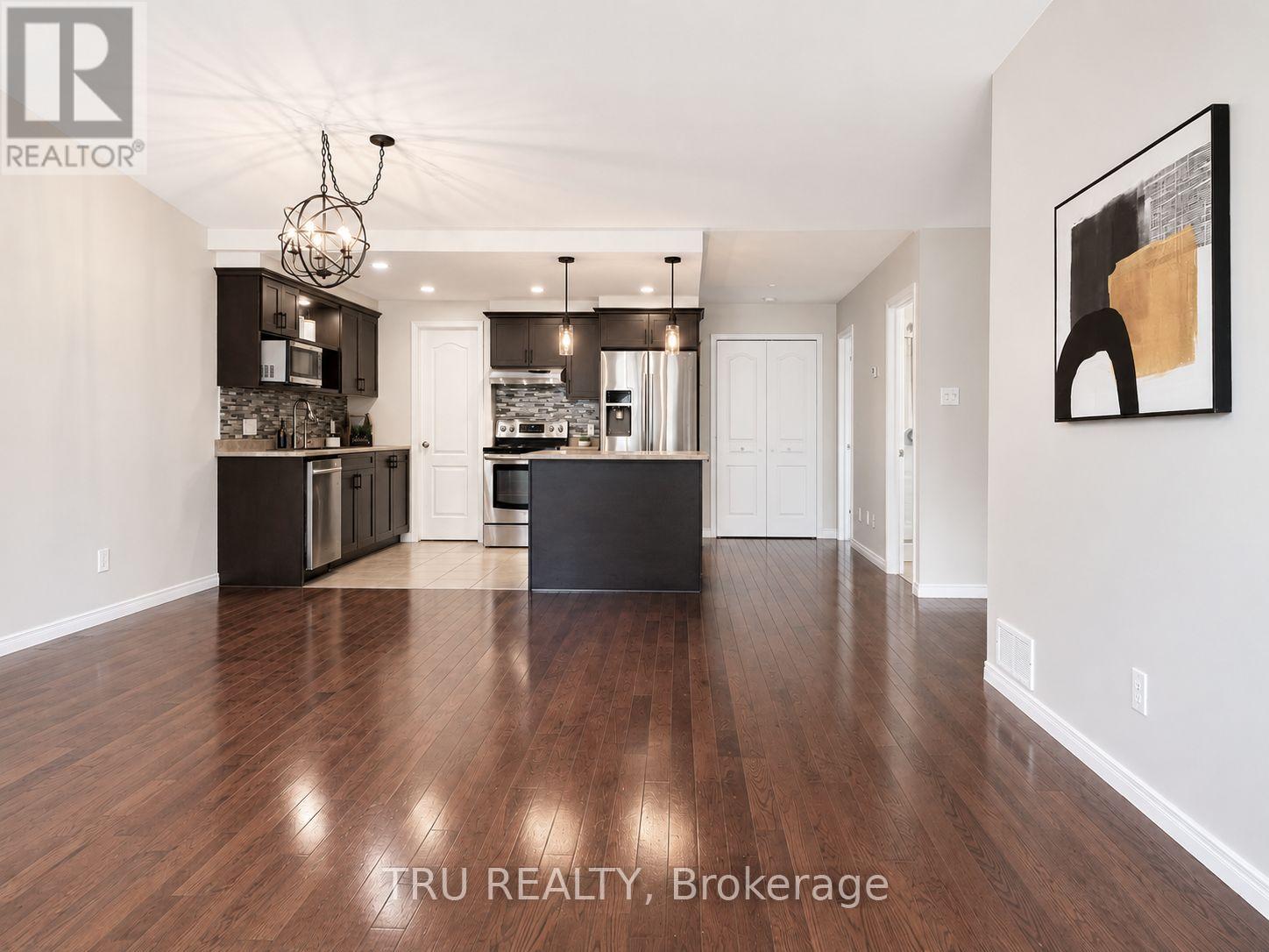 2315 Laval Street Property Photo 5
