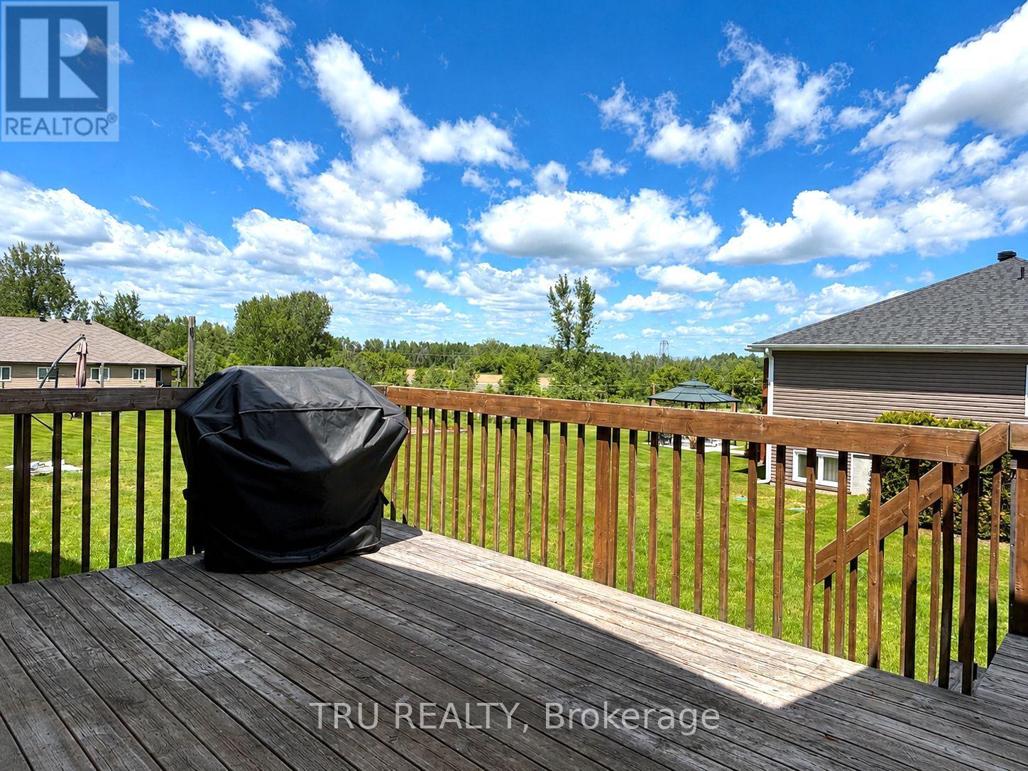2315 Laval Street Property Photo 28