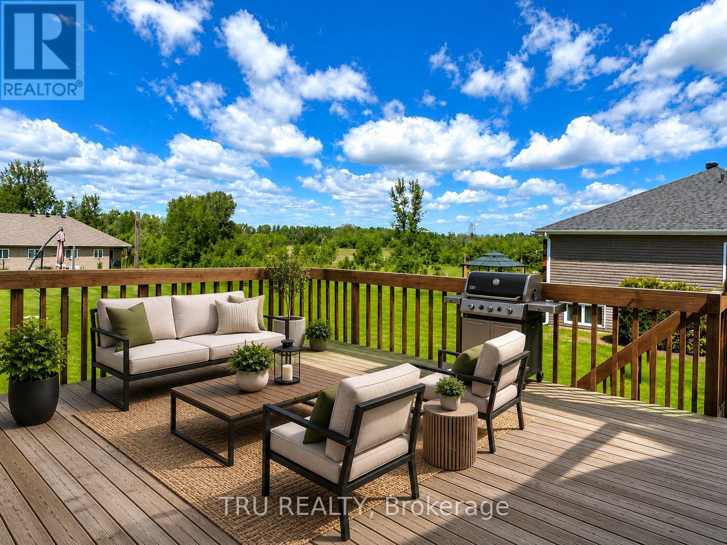 2315 Laval Street Property Photo 29