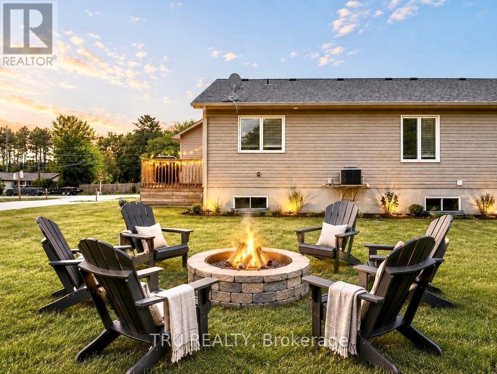 2315 Laval Street Property Photo 32