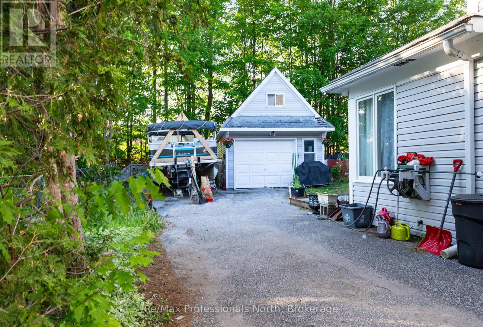 340 James Street W Property Photo 4