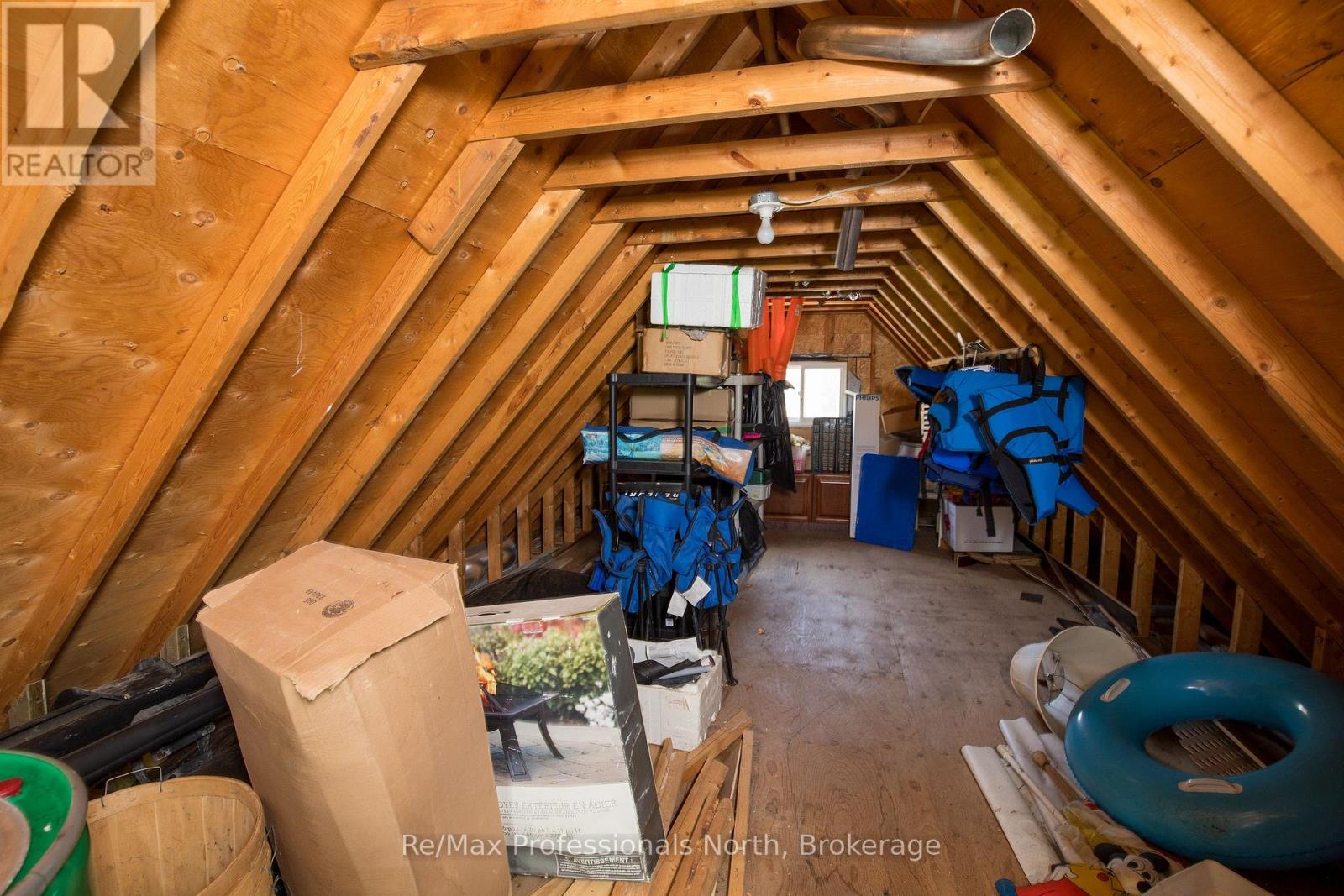 340 James Street W Property Photo 7