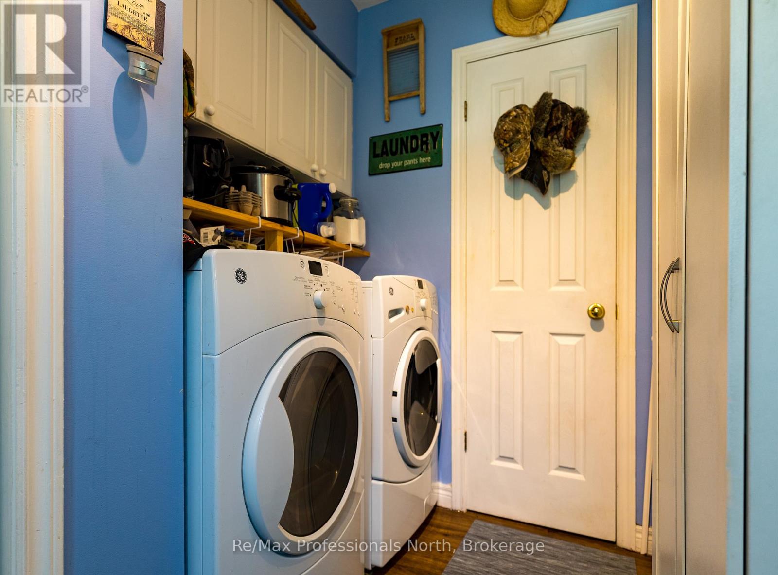 340 James Street W Property Photo 12