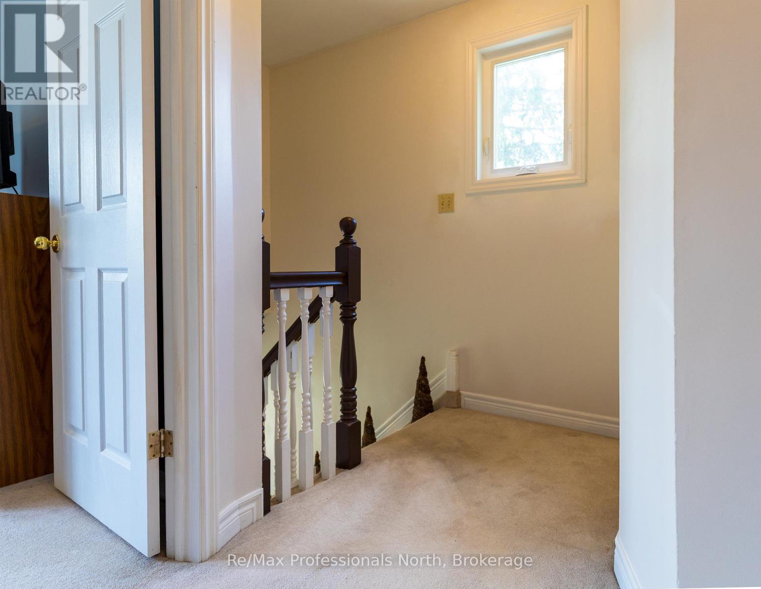 340 James Street W Property Photo 16
