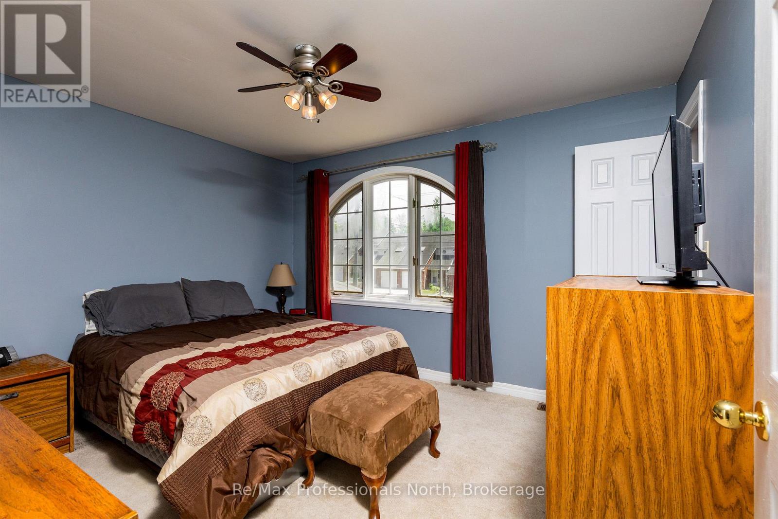 340 James Street W Property Photo 17