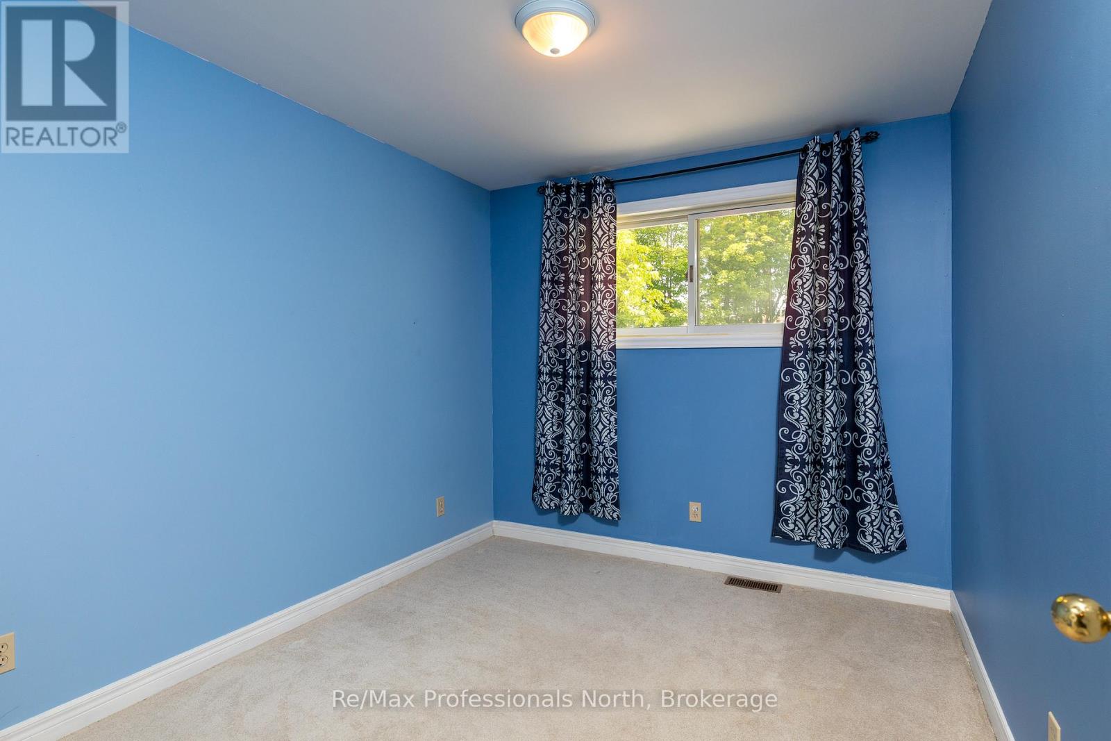 340 James Street W Property Photo 19