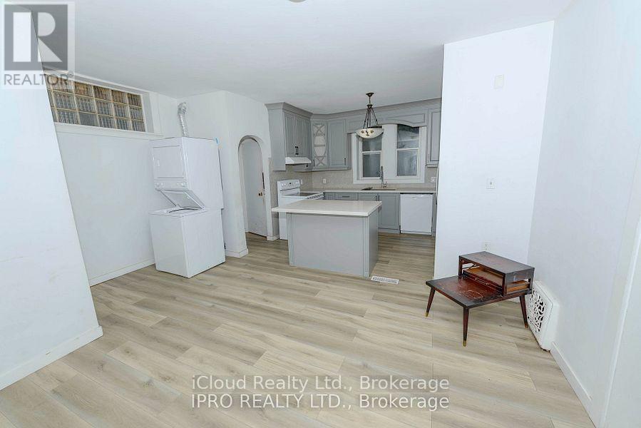 81 Florence Avenue Property Photo 3