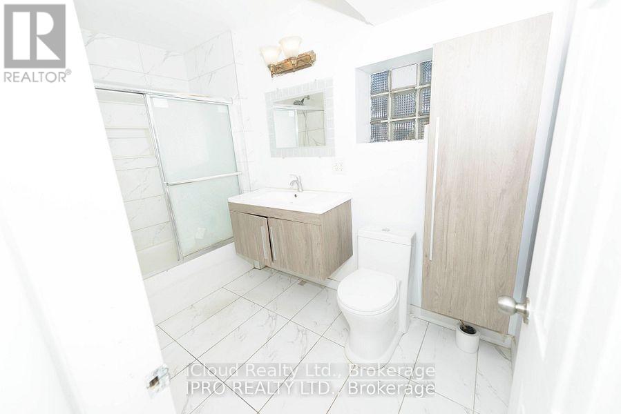 81 Florence Avenue Property Photo 4
