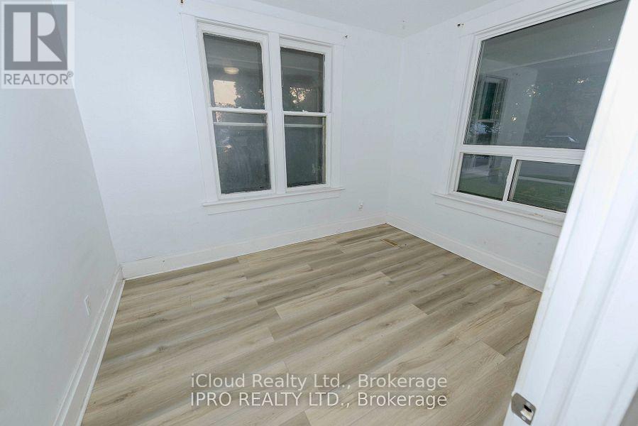 81 Florence Avenue Property Photo 7