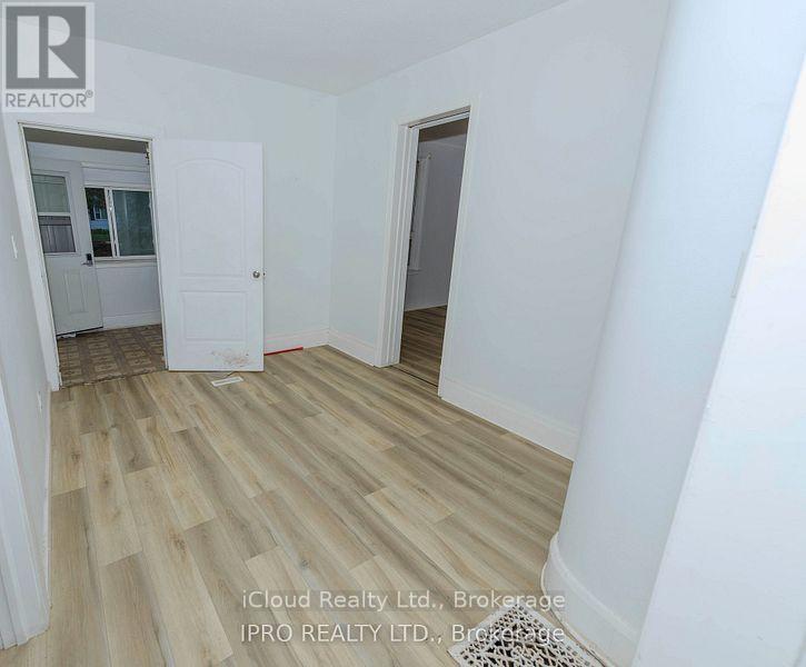 81 Florence Avenue Property Photo 10