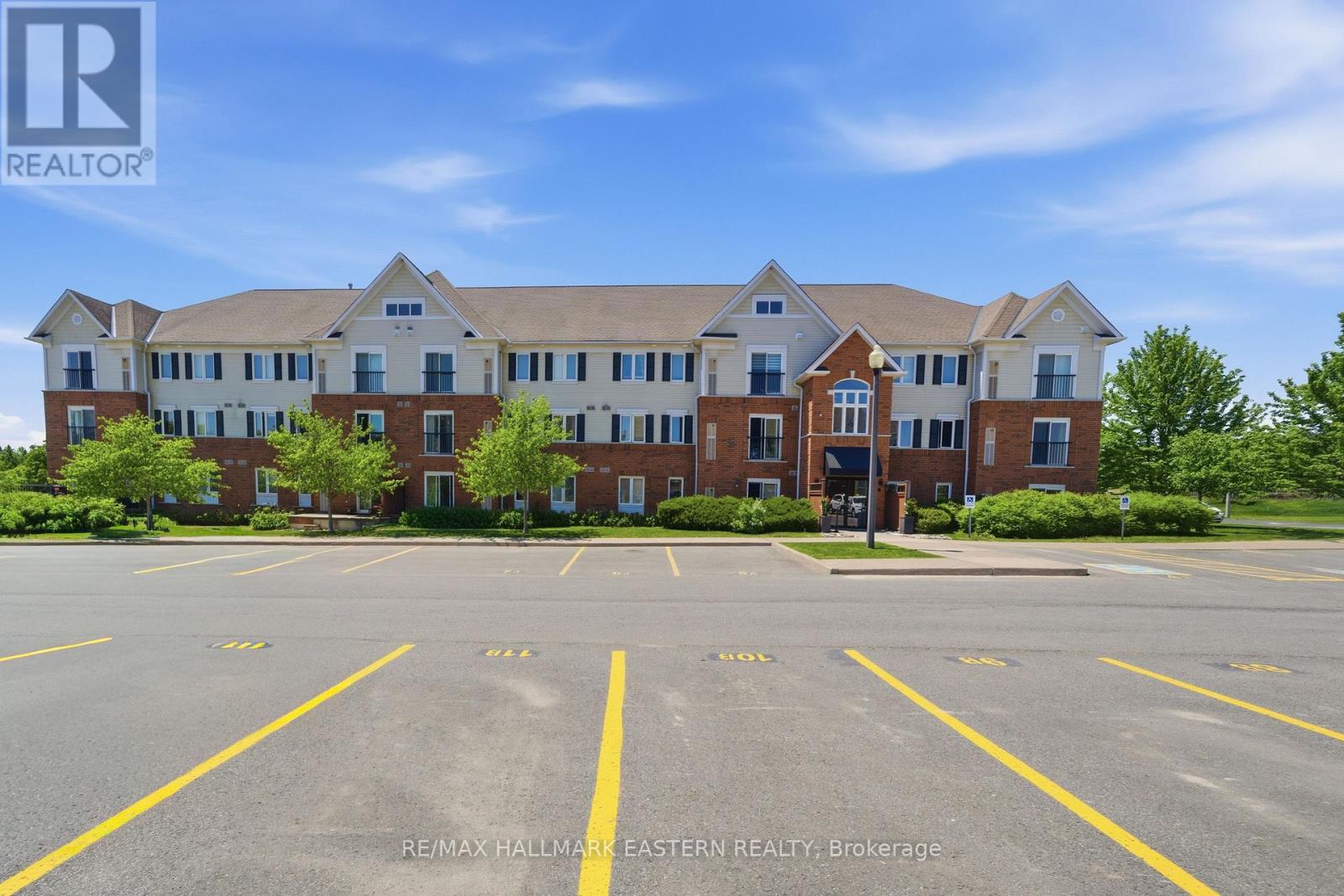 101 - 300 SPILLSBURY DRIVE