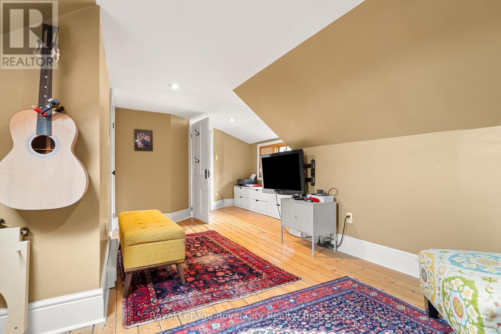 19 London Road E Property Photo 40