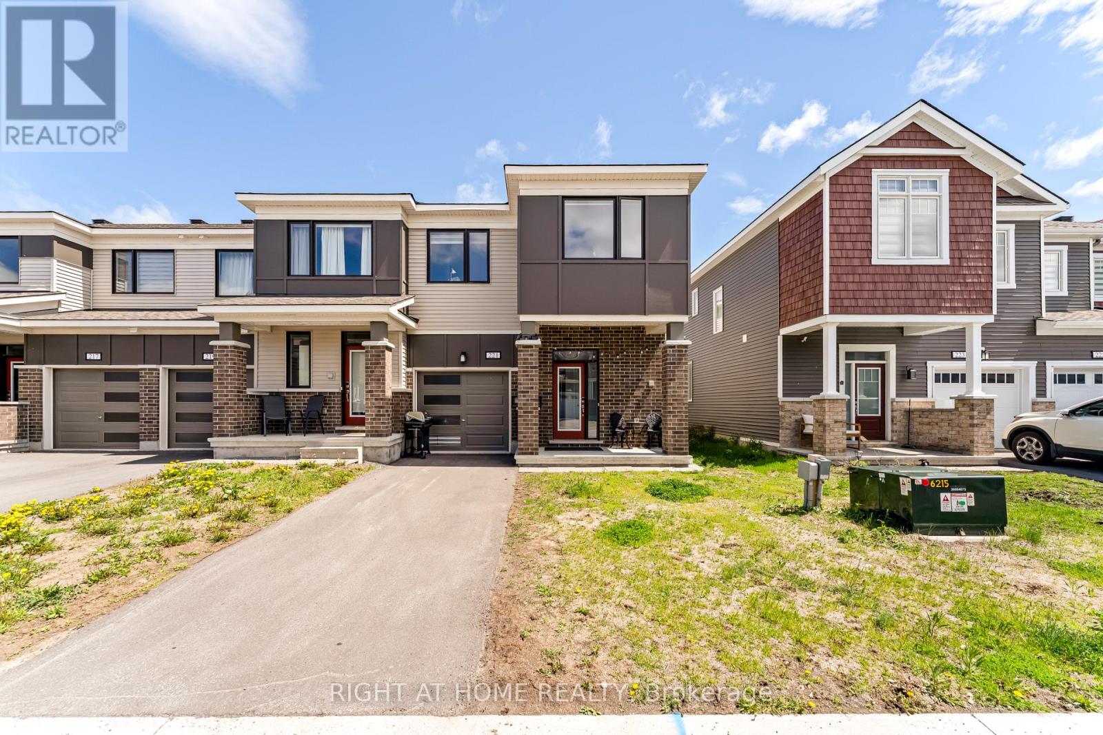 221 Billrian Crescent Property Photo 2