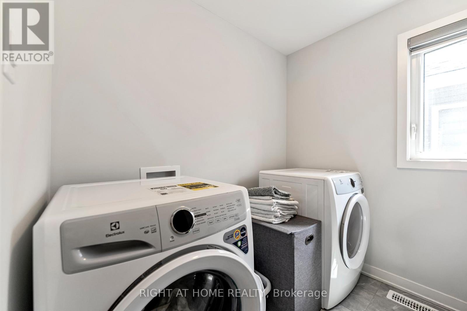 221 Billrian Crescent Property Photo 27