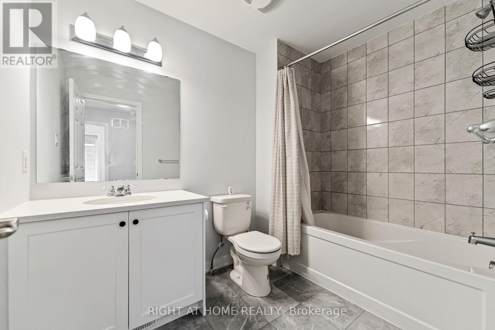 221 Billrian Crescent Property Photo 29