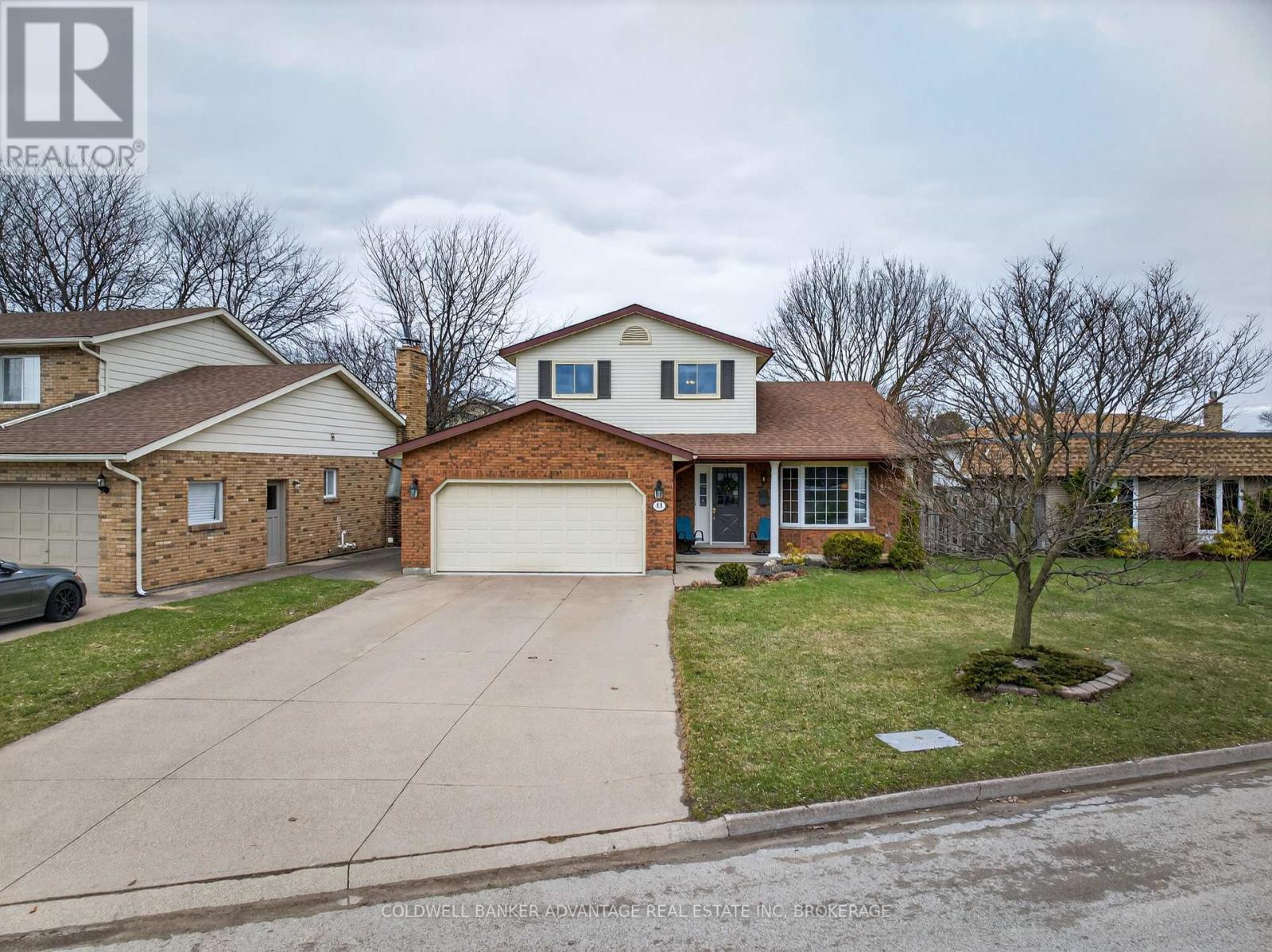 41 ADEL DRIVE E