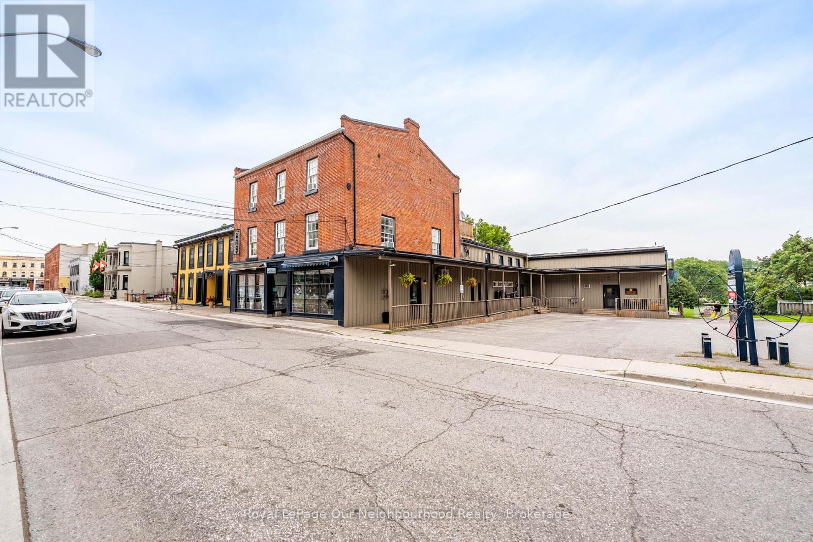 #9 - 41 John Street Property Photo 17