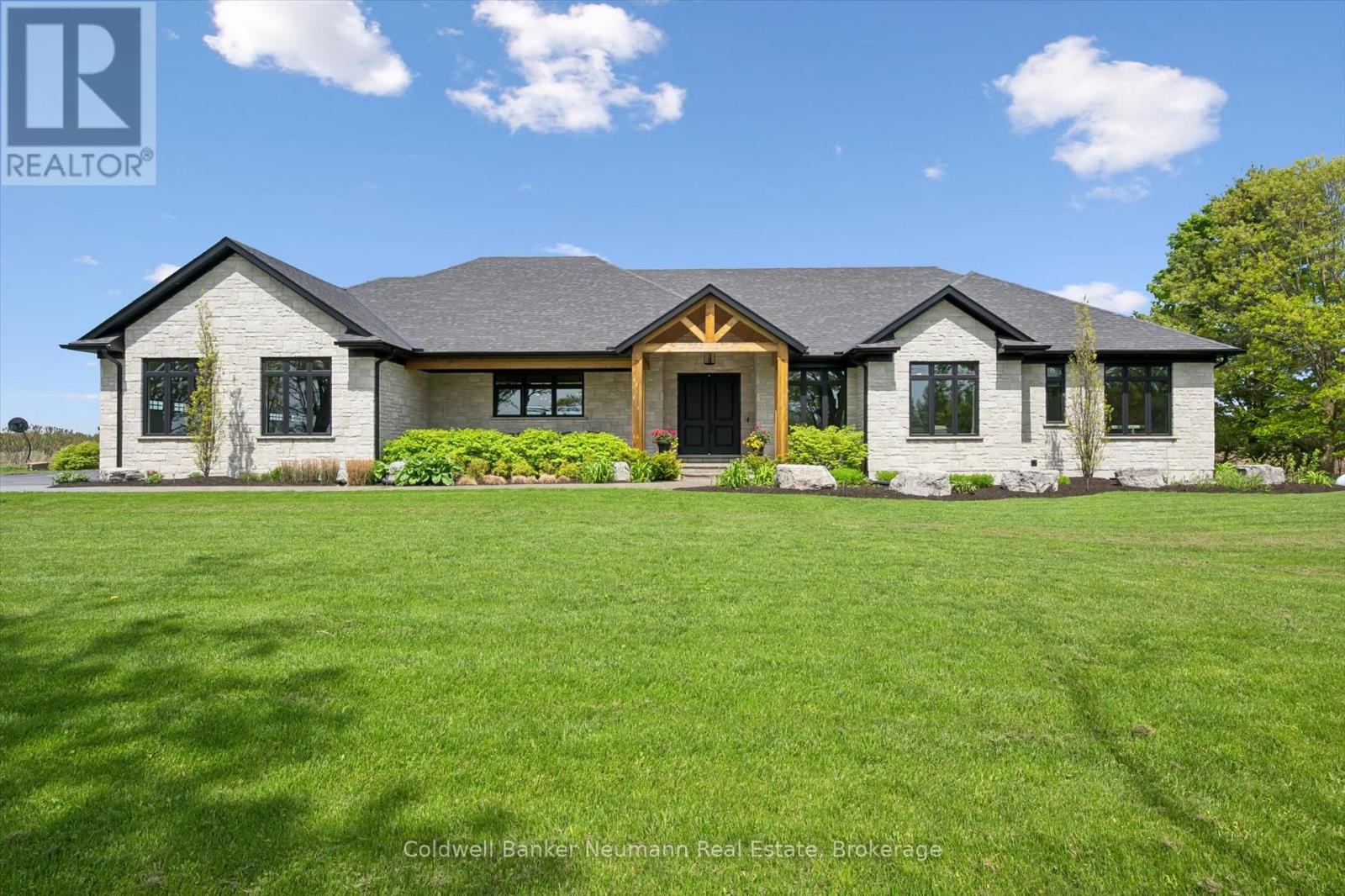 5523 Fourth Line Property Photo 1