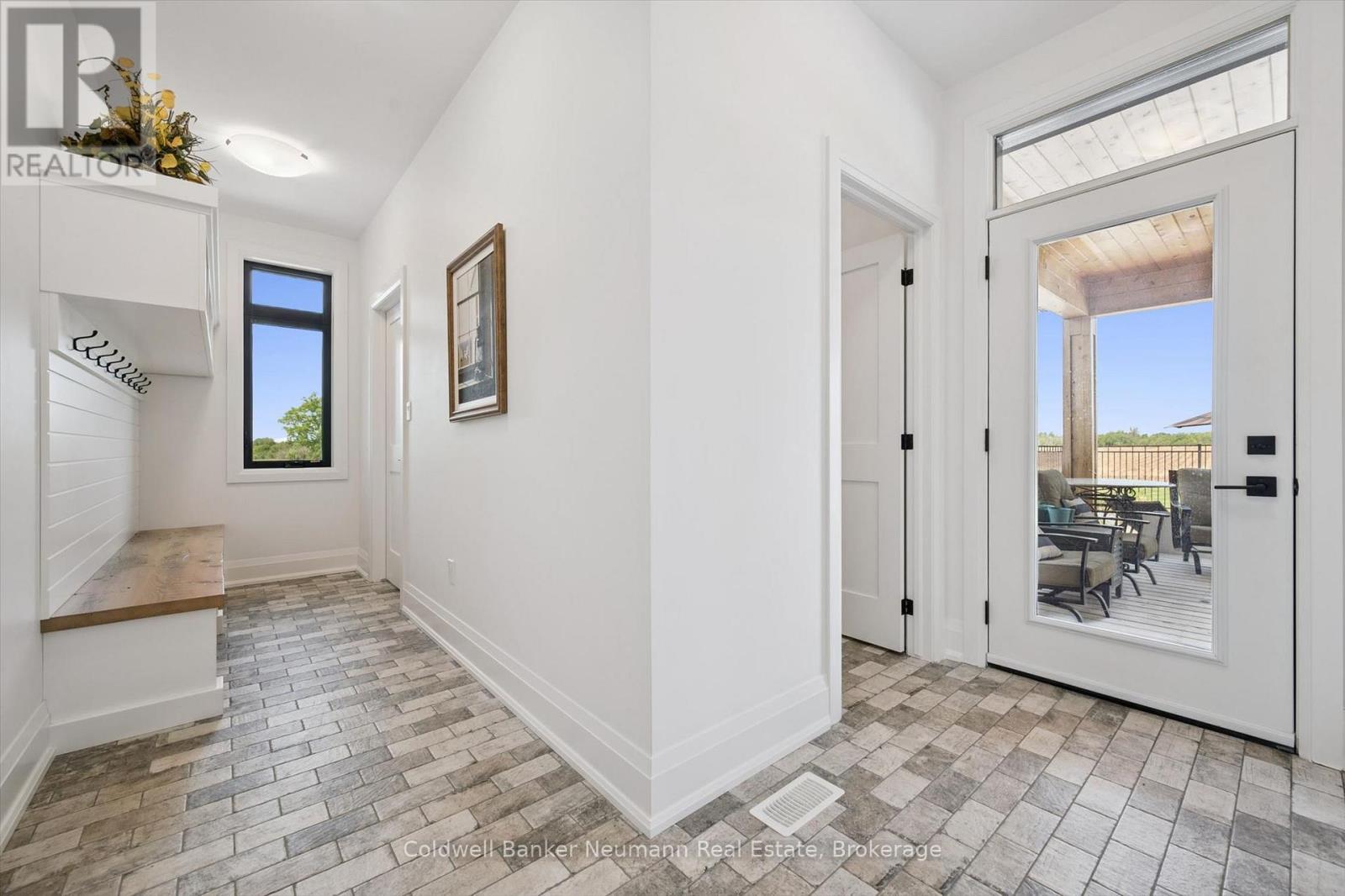 5523 Fourth Line Property Photo 18