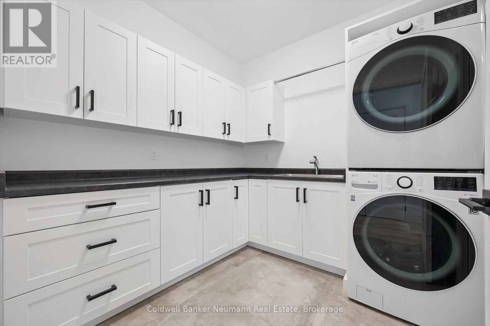 5523 Fourth Line Property Photo 27