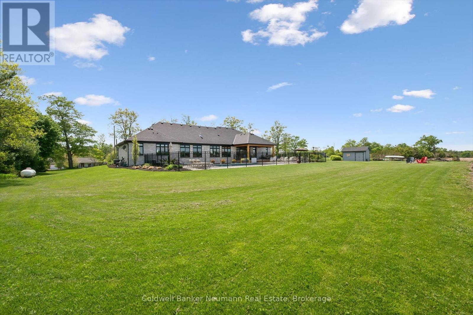 5523 Fourth Line Property Photo 39