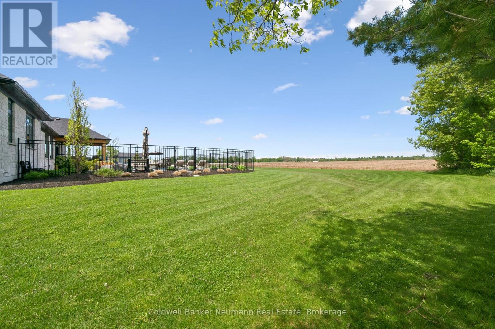 5523 Fourth Line Property Photo 40