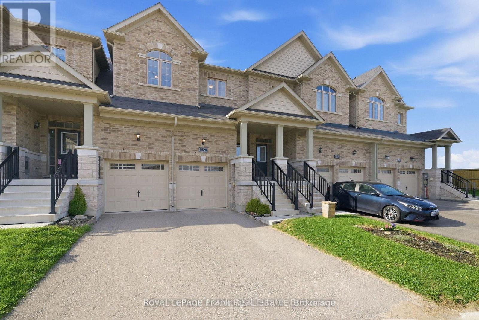 15 Highlands Boulevard Property Photo 1