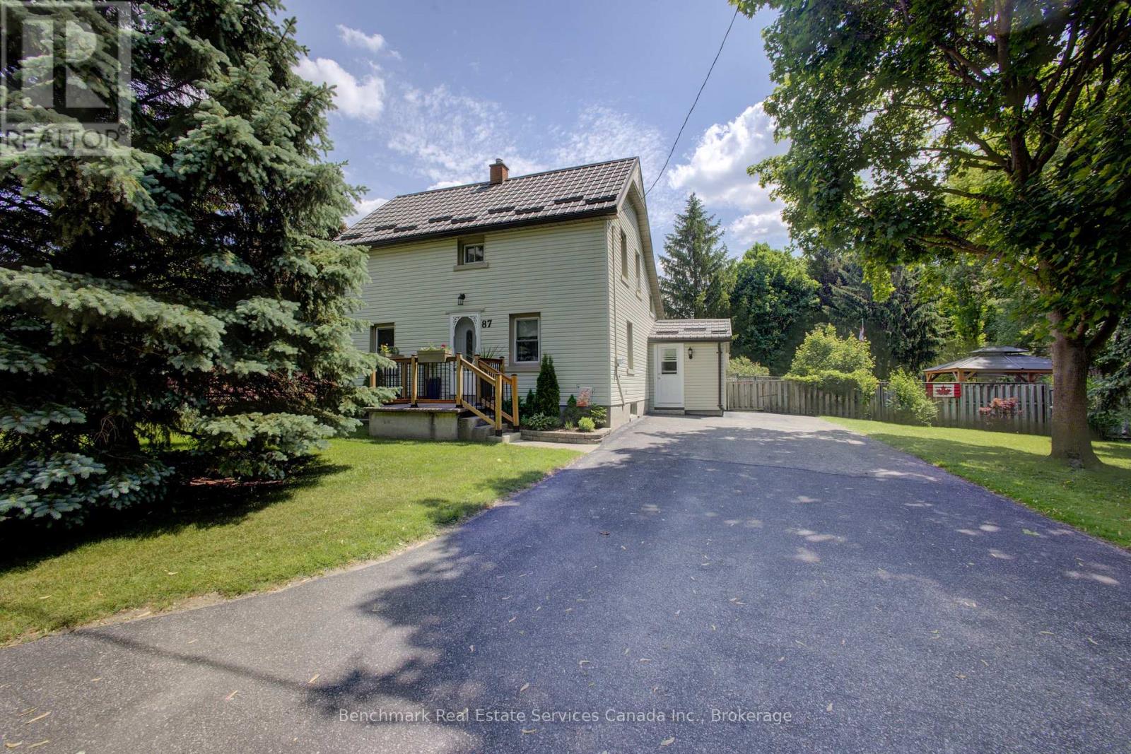 87 ST ANDREW STREET N Property Photo 1