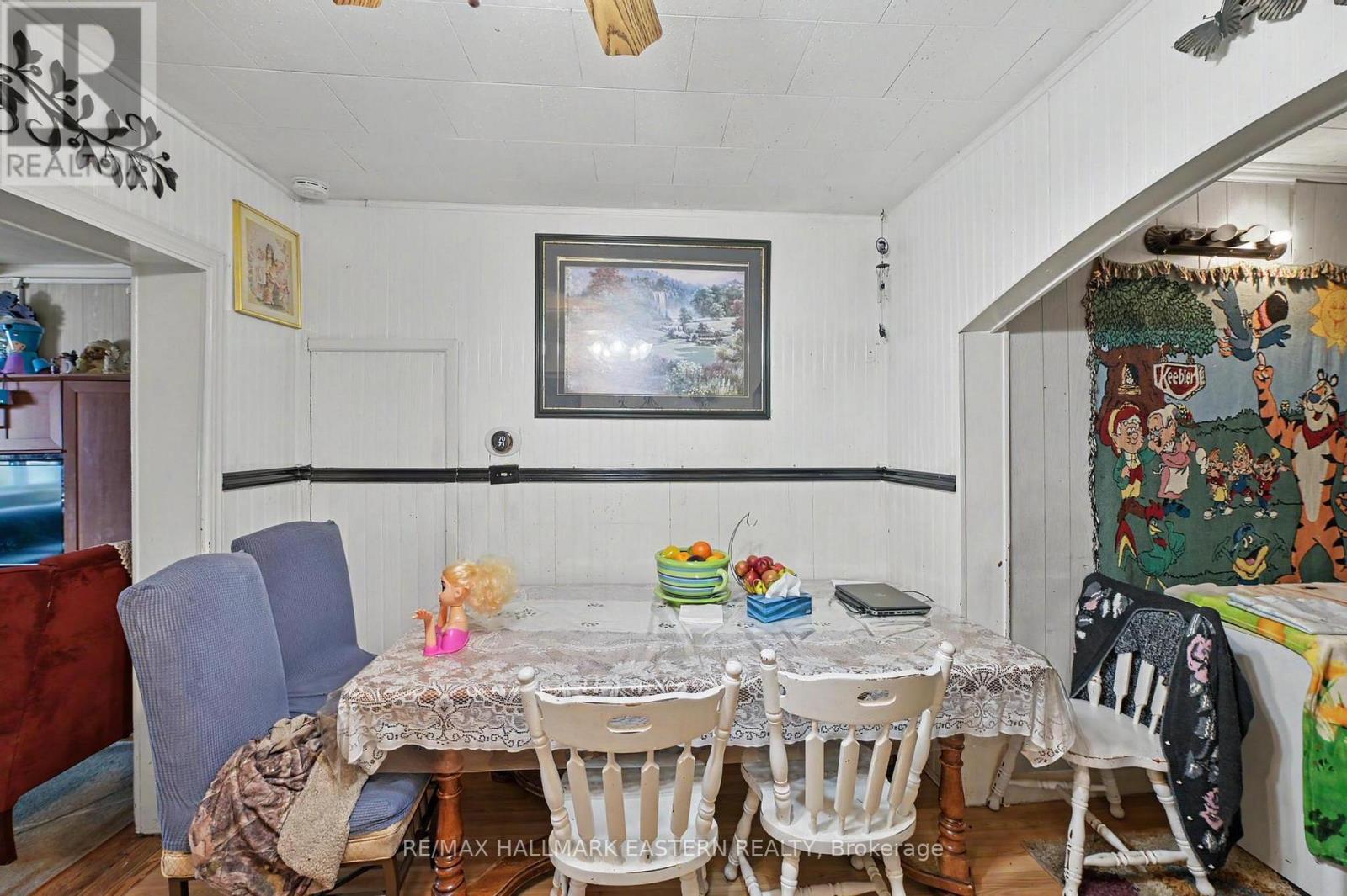 16 Holloway Street Property Photo 7