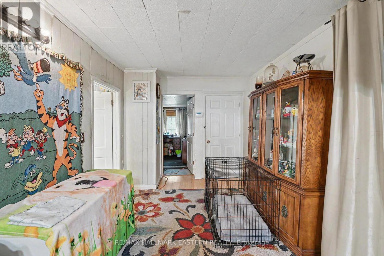 16 Holloway Street Property Photo 11