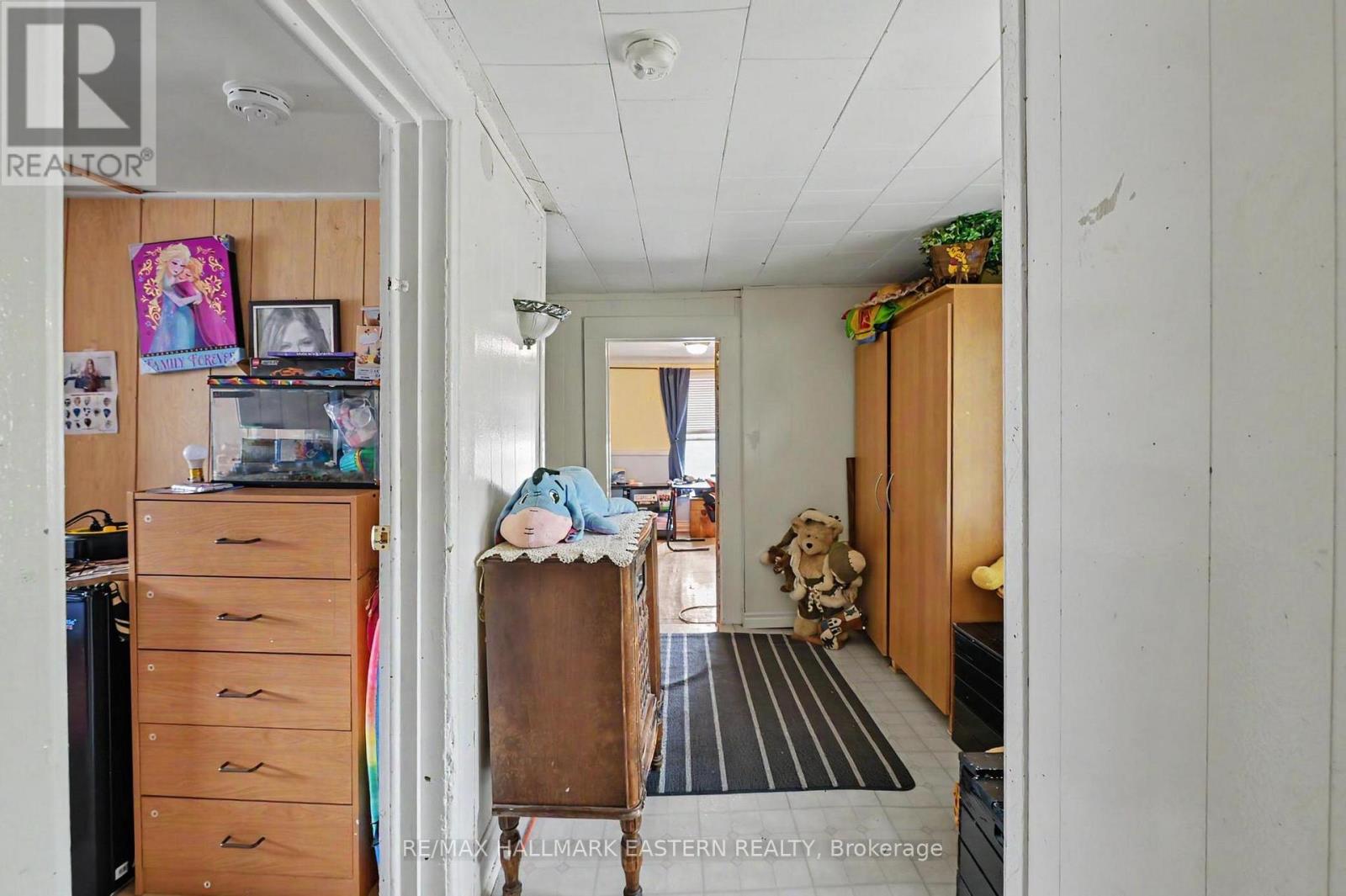 16 Holloway Street Property Photo 26