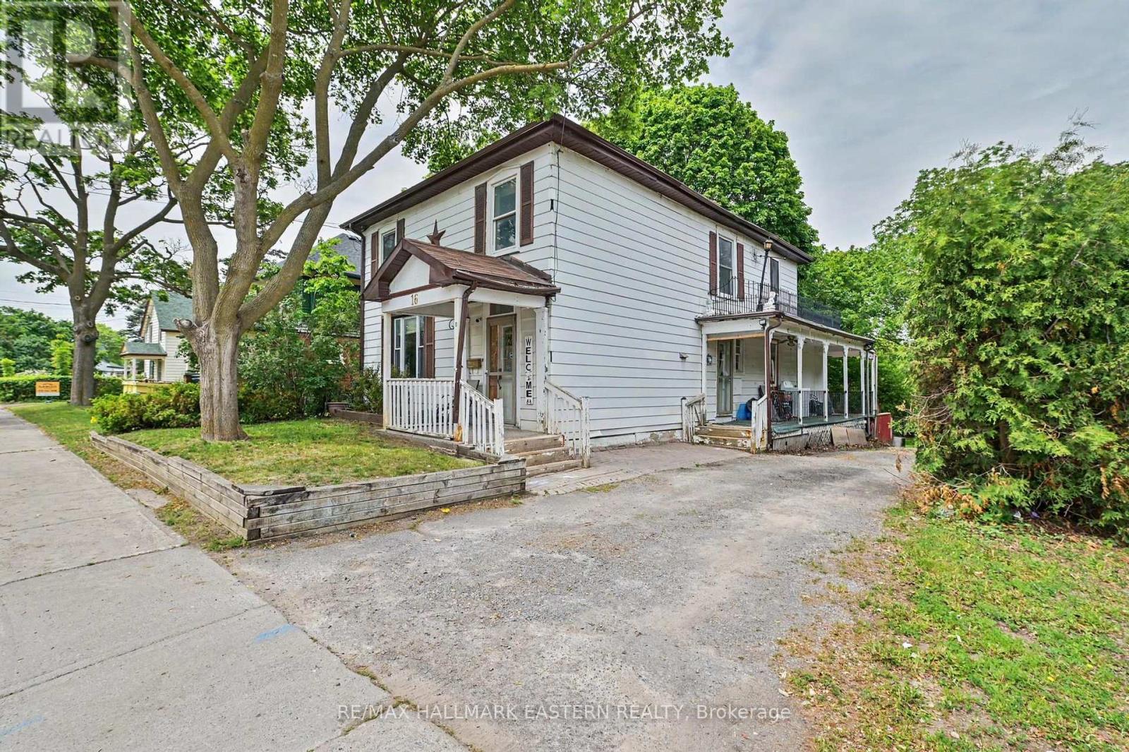 16 Holloway Street Property Photo 32