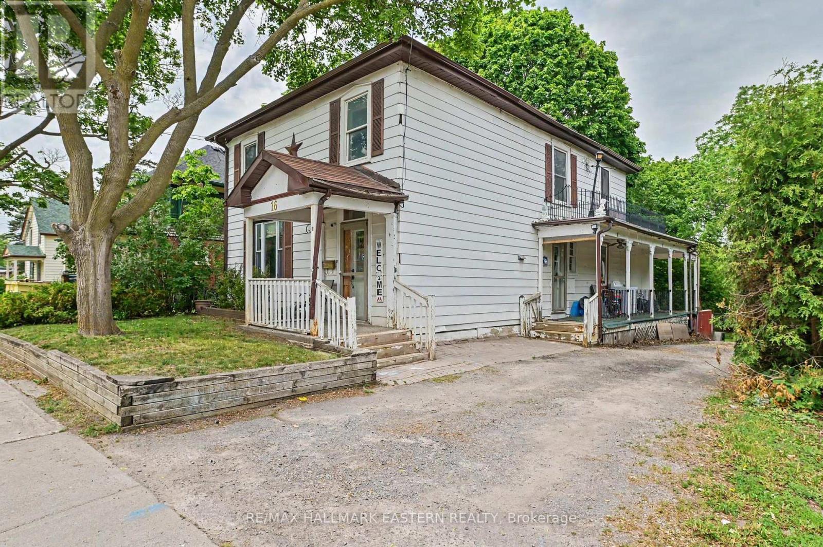 16 Holloway Street Property Photo 33