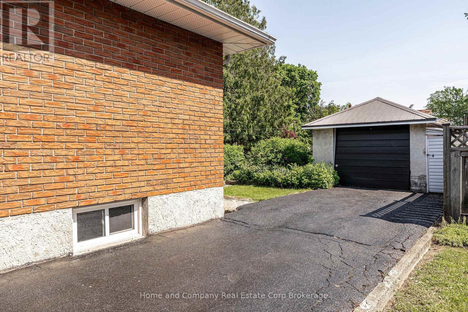 354 West Gore Street Property Photo 29