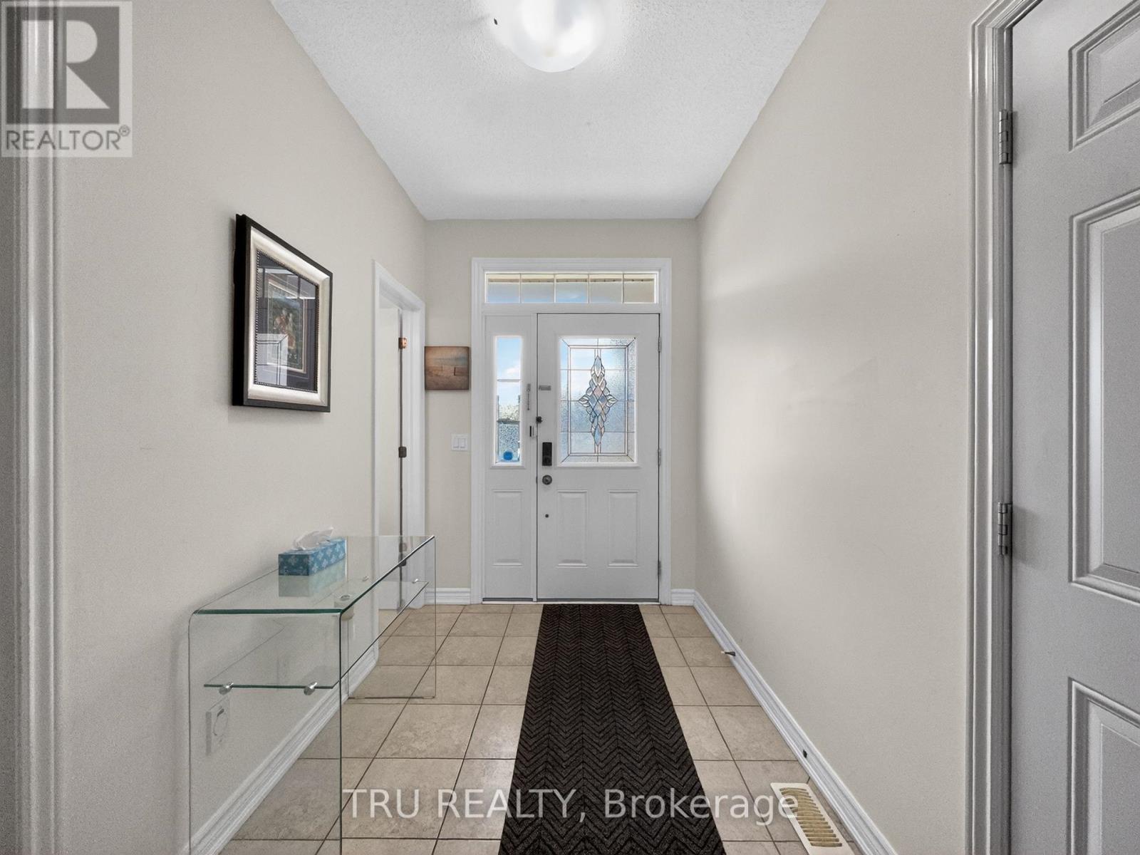 200 Celtic Ridge Crescent Property Photo 3