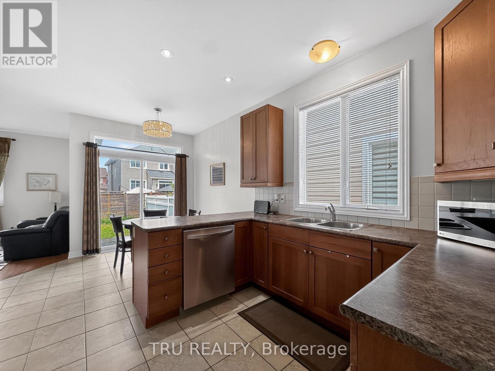200 Celtic Ridge Crescent Property Photo 13