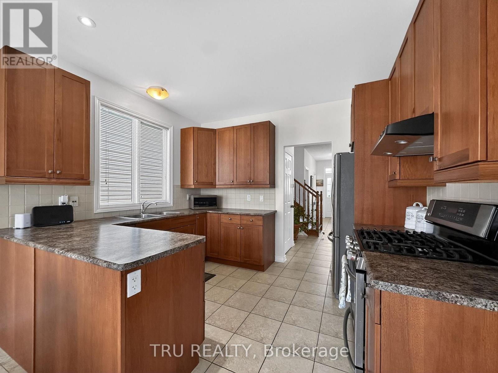 200 Celtic Ridge Crescent Property Photo 14