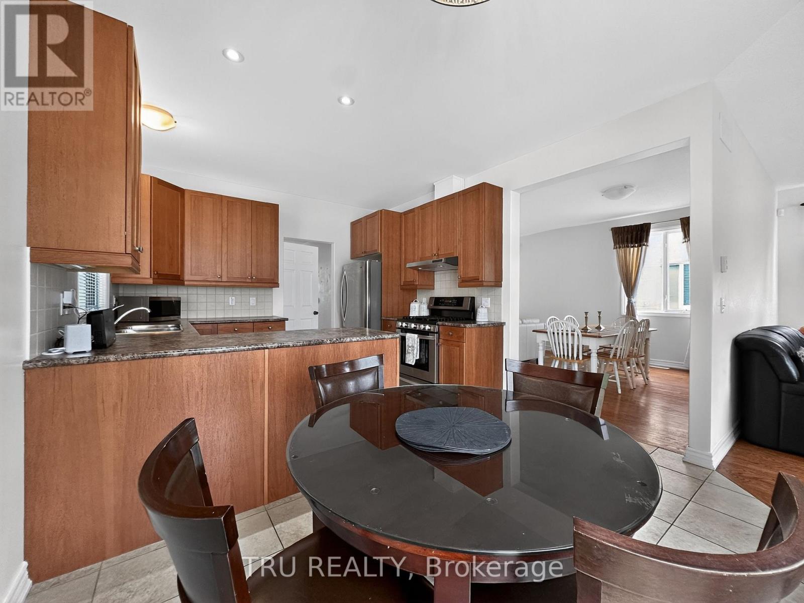 200 Celtic Ridge Crescent Property Photo 17
