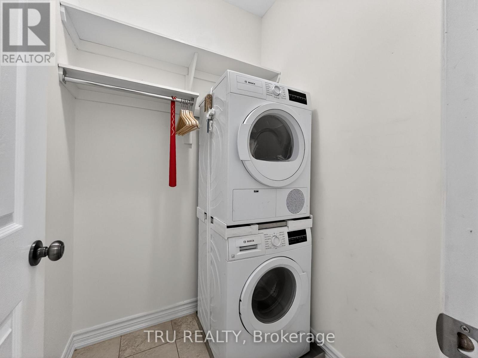 200 Celtic Ridge Crescent Property Photo 21