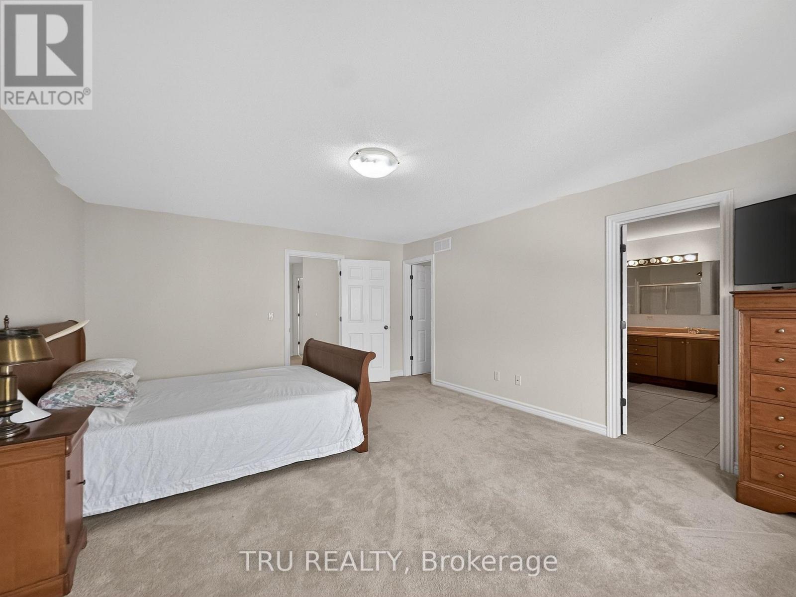 200 Celtic Ridge Crescent Property Photo 24