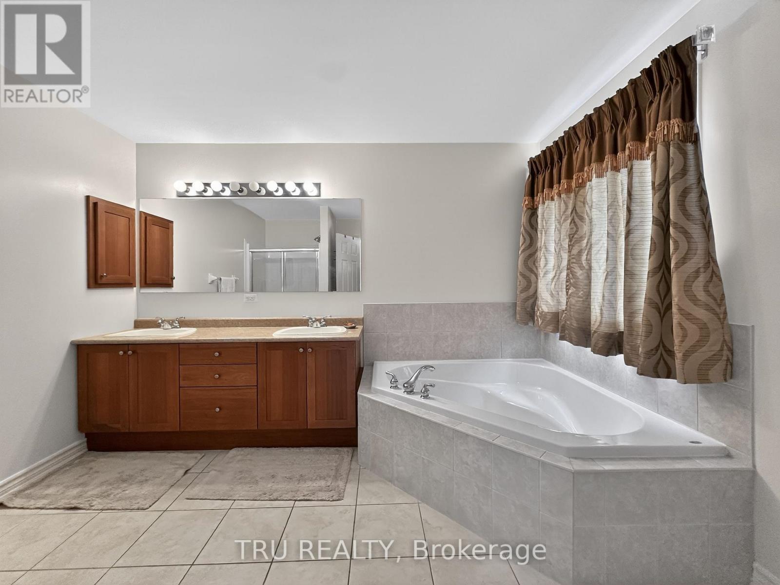 200 Celtic Ridge Crescent Property Photo 25