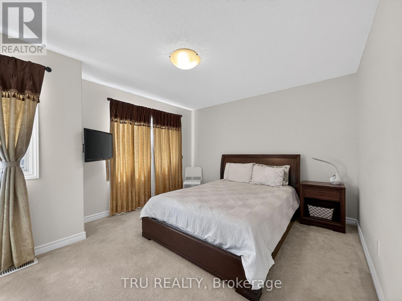 200 Celtic Ridge Crescent Property Photo 29