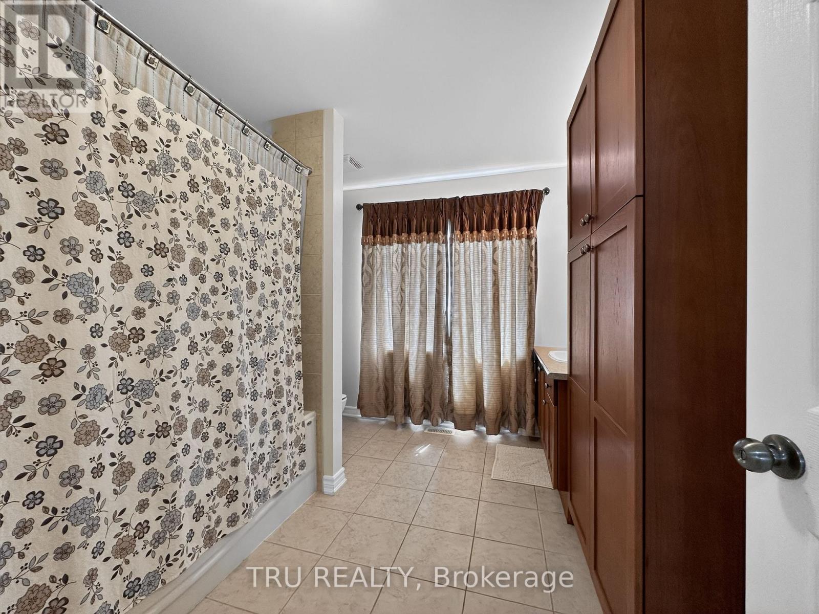200 Celtic Ridge Crescent Property Photo 30