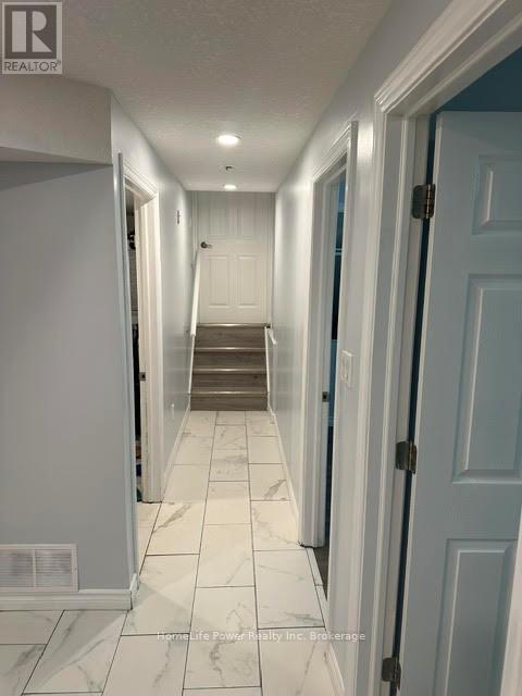 165 Bechtel Street W Property Photo 7